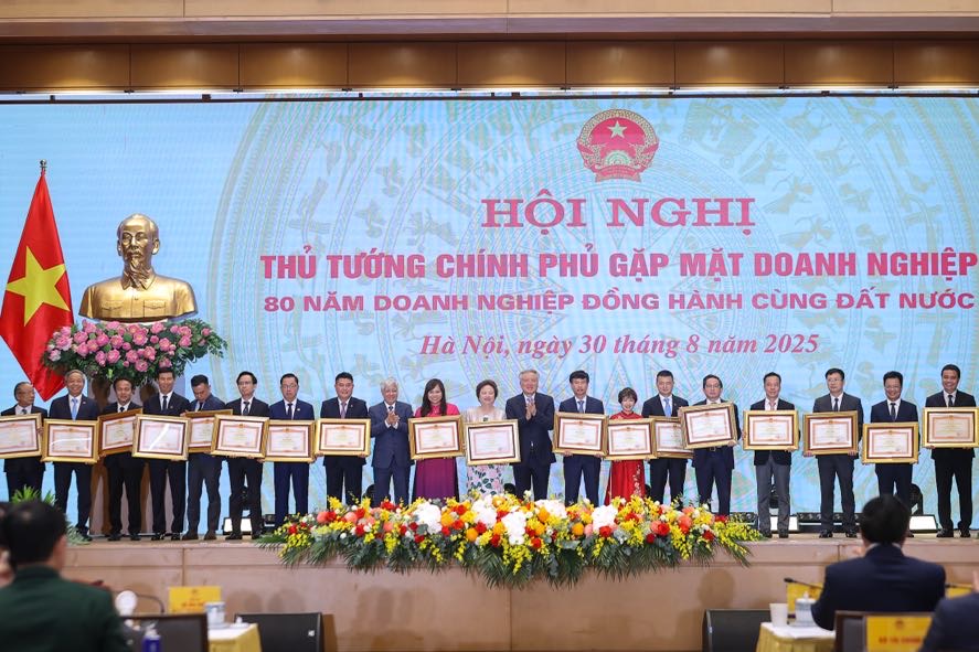 Tập đoàn Phú Thái đón nhận Bằng khen của Thủ tướng Chính phủ trước thềm 80 năm Quốc khánh 2/9