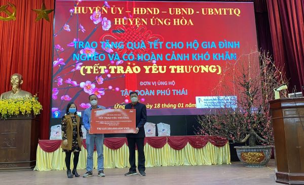 Phu Thai Group awarded more than 2,000 Tet gifts with a total value of more than 1 billion VND